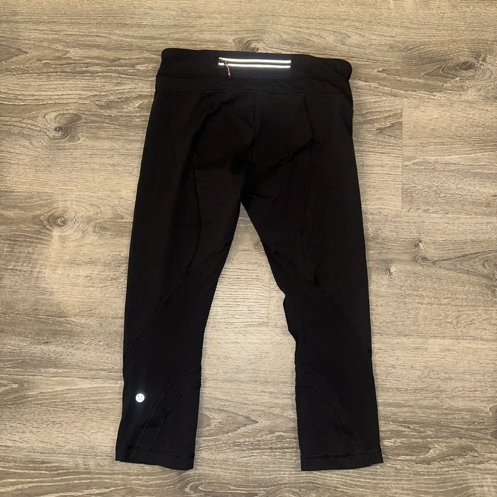 Lululemon Women's Size 8 Cropped Leggings